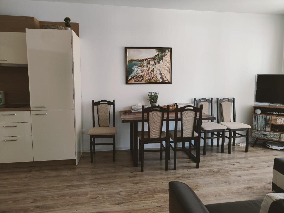 Studio Aivasovskij Park - Meters Away From Beach Pomorie Buitenkant foto