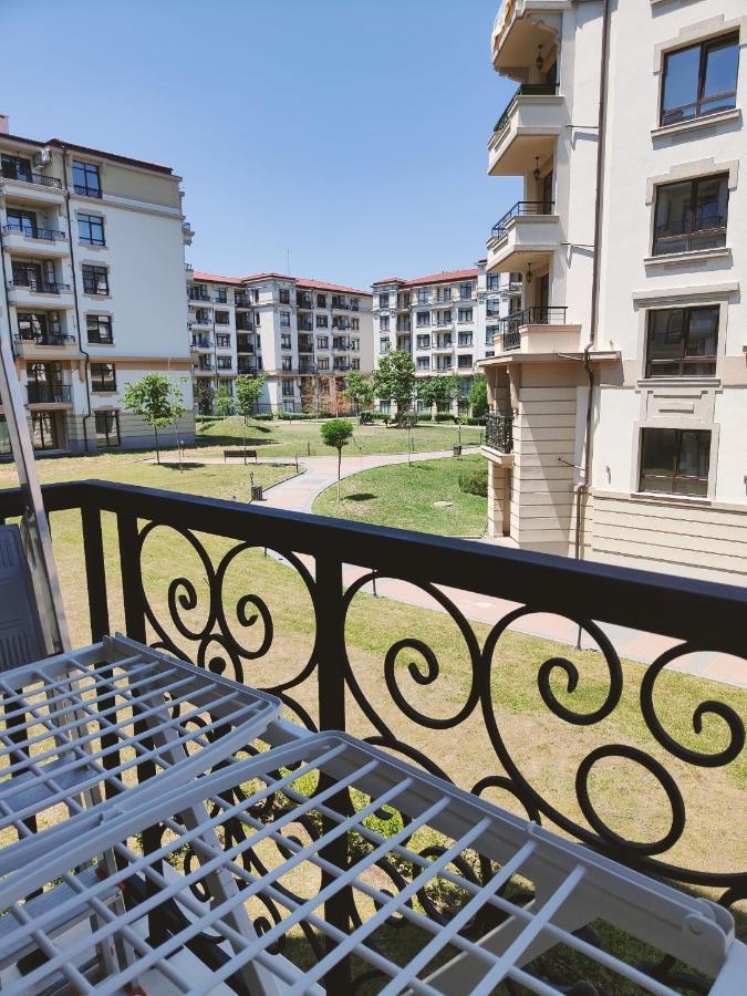 Studio Aivasovskij Park - Meters Away From Beach Pomorie Buitenkant foto