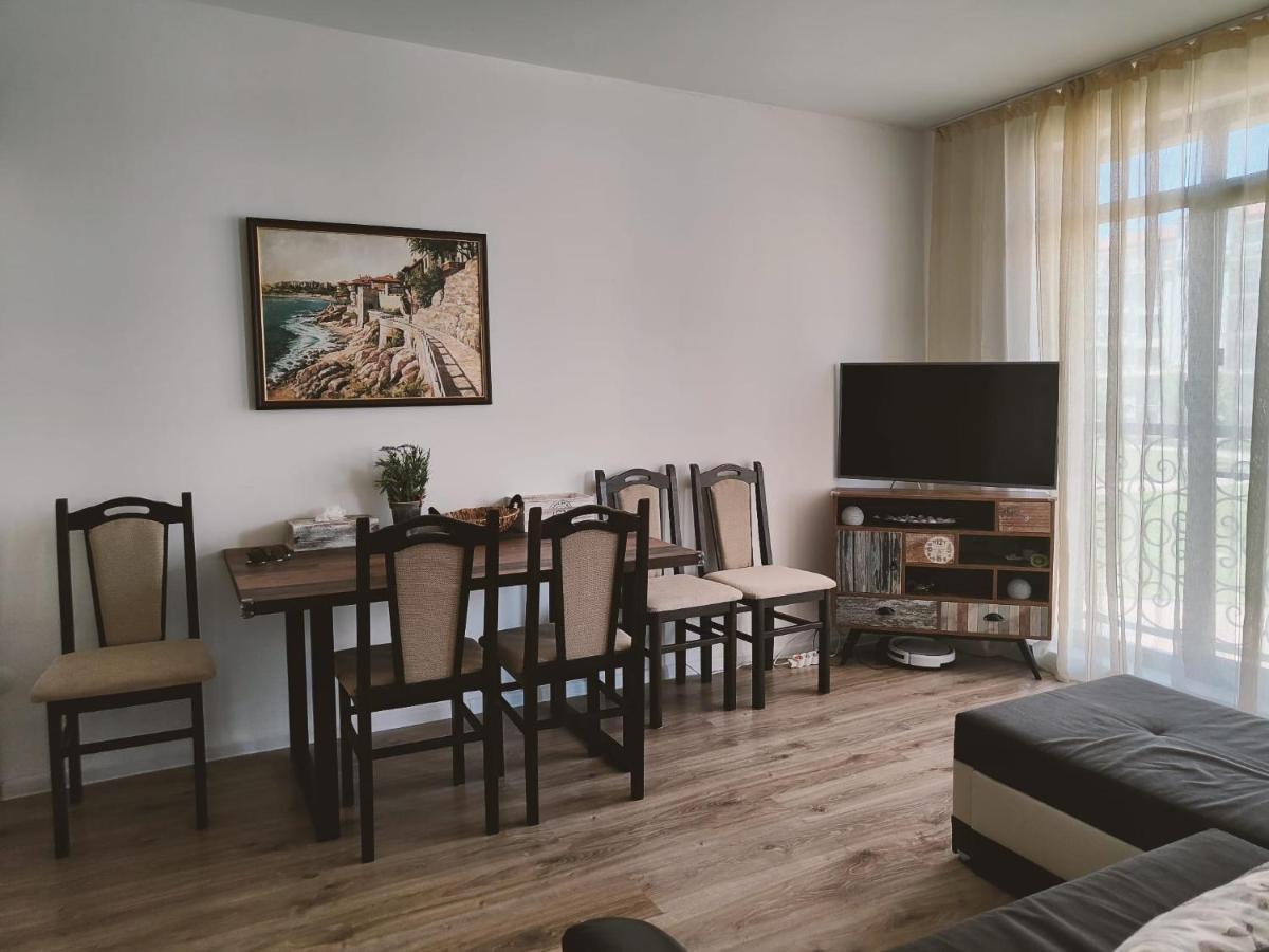 Studio Aivasovskij Park - Meters Away From Beach Pomorie Buitenkant foto